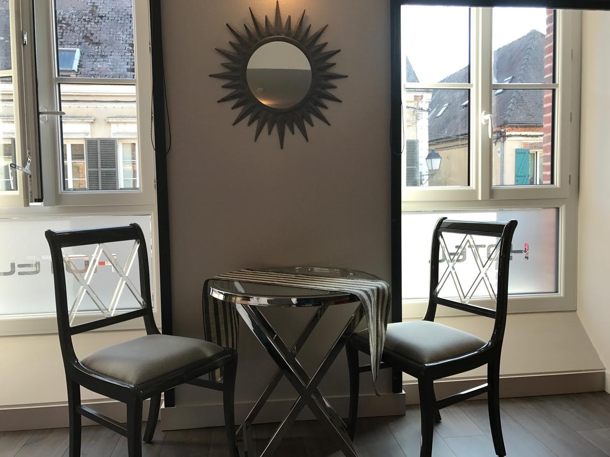 Logis Hotel-Restaurant Le Relais D'Aligre Châteauneuf-en-Thymerais Zewnętrze zdjęcie